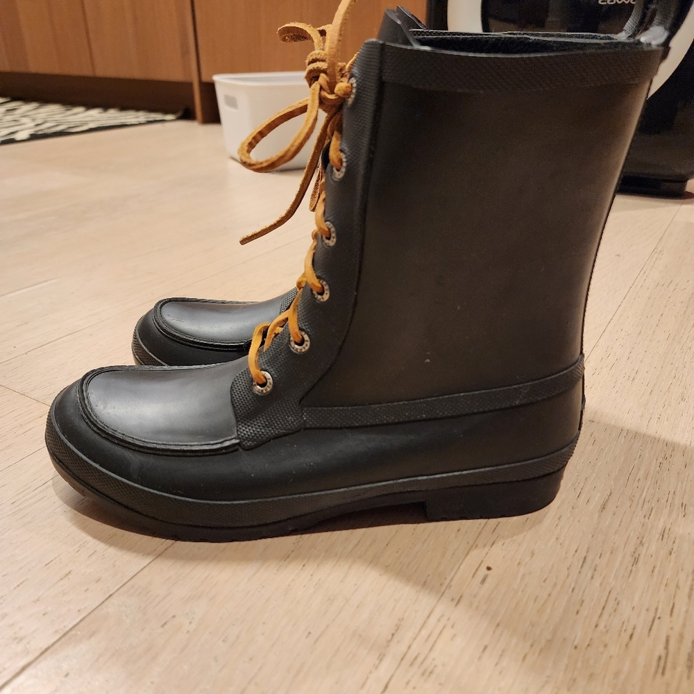 Rain boots Sperry lace ups 9m